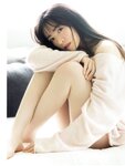 [Photobook] Miria Watanabe 渡辺みり愛 1st Photobook - Negative Gorgeousness 消極的な華やかさ (2021-08-31)