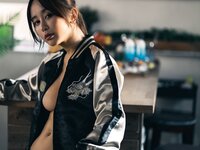 [Fantia] 2024年2月 いくみ – (193iKkyu3)