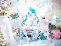 [Cosplay] Aiwest 艾西 - Hatsune powder butterfly flower 初音 粉蝶花