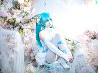 [Cosplay] Aiwest 艾西 - Hatsune powder butterfly flower 初音 粉蝶花