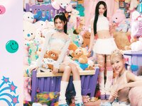 NiziU Korea - 1st Single Album 'Press Play'