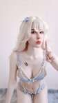 [Cosplay] 鹿八岁 金发可爱女孩