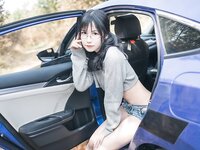 [Cosplay] SU 逐月 - Denim shorts in car 车内牛仔短裤