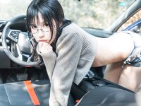 [Cosplay] SU 逐月 - Denim shorts in car 车内牛仔短裤