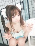 [Cosplay] Shenze Yongli 神沢永莉 - Bathroom blue and white swimsuit braids 浴室蓝白泳衣辫子