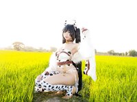 [Cosplay] Hitomi Kadorin カドリン仁美 - Amane-chan wearing a cow costume 牛の着ぐるみを着たあまねちゃん