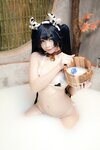 [Cosplay] Hitomi Kadorin カドリン仁美 - Amane-chan wearing a cow costume 牛の着ぐるみを着たあまねちゃん