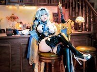 [Cosplay] 半半子 原神优菈