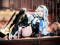 [Cosplay] 半半子 原神优菈