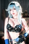 [Cosplay] 半半子 原神优菈