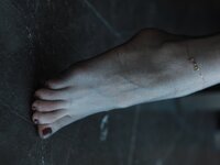 [Cosplay] Sia不吃鱼 黑丝玉足
