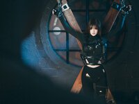 [Cosplay] 鹿八岁-特工的堕落前篇+后篇[80P+126P+剧情版+2V-3.95GB]