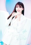 [Photobook] 2022.07 NiziU Live with U 2022 “Light it Up” Pamphlet
