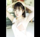 FRIDAY GOLD 中川心 木漏れ日のビキニ