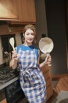 [Photobook] 有賀みなほ ヌード写真集 キッチンでエプロンを脱いじゃうお姉さん (ミドルエッチ出版)