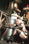 [Cosplay] 半半子 NIKKE 拉毗