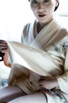 [Photobook] 謎の美女17『ひとひらの舞』ファースト写真集