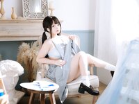 [Cosplay] 日奈娇 美术生