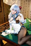 [Cosplay] 屑雪雪鸭 甘雨 青花瓷旗袍