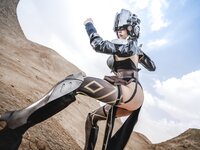 [Cosplay] Xia Xiao Qiu 秋和柯基 - Vatican the Bearer of Light 荷光者梵蒂