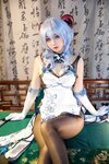 [Cosplay] 屑雪雪鸭 – 甘雨青花瓷旗袍[50P-199MB]