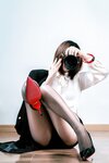 [Cosplay] 半半子 黑丝OL