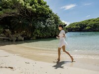 [Photobook] 粒楽あむ グラビア写真集 南の風に包まれて