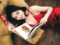 [Cosplay] 小立 红色睡衣