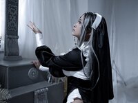 [Cosplay] LoLiSAMA 洛璃 - nun 修女