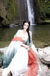 [Cosplay] 王馨瑶Yanni 绿色古装 瀑布