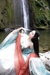 [Cosplay] 王馨瑶Yanni 绿色古装 瀑布