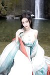 [Cosplay] 王馨瑶Yanni 绿色古装 瀑布