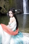 [Cosplay] 王馨瑶Yanni 绿色古装 瀑布