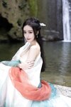 [Cosplay] 王馨瑶Yanni 绿色古装 瀑布