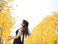 [Cosplay] myeo0 萌芽儿o0 - Ginkgo trees in autumn and yellow wind chimes in spring. 秋有银杏 春有黄风铃