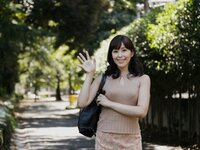 [Photobook] 素人モデル熟女編 ご近所でも評判の清楚な奥様は実はドMでザーメン大好きな変態乱紫穂（グラフィス人妻写真集)