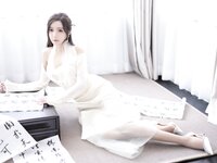 [Cosplay] 王馨瑶Yanni 白色连衣裙字画