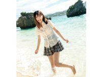 [Photobook] 森日向子 ヌード写真集『夏 駆ける 空 Blue sky Blue』制服未公開編