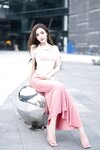 [Cosplay] 王馨瑶Yanni 粉色上衣加半身裙配小奶牛