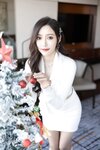 [Cosplay] 王馨瑶Yanni 白色套装圣诞女郎