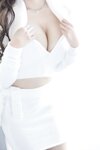 [Cosplay] 王馨瑶Yanni 白色套装圣诞女郎