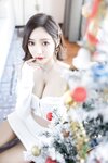 [Cosplay] 王馨瑶Yanni 白色套装圣诞女郎