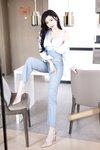 [Cosplay] 王馨瑶Yanni 灰蓝色西裤配丝绸上衣