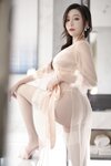 [Cosplay] 王馨瑶Yanni 红色裙子拼杏色毛毛情趣