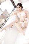 [Cosplay] 王馨瑶Yanni 红色裙子拼杏色毛毛情趣