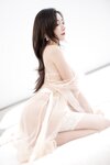 [Cosplay] 王馨瑶Yanni 红色裙子拼杏色毛毛情趣