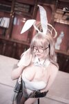 [Cosplay] 阿半今天很开心 蔚蓝档案 室笠茜 兔女郎