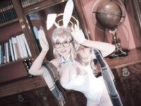 [Cosplay] 阿半今天很开心 蔚蓝档案 室笠茜 兔女郎