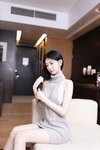 [Cosplay] 谢小蒽 露背毛衣