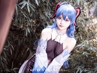 [COSPLAY] 白莉爱吃巧克力（白リリ）- 甘雨 (2022.08)